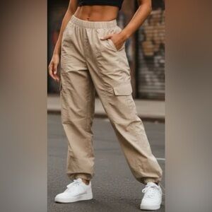 NWT WILO Parachute/Cargo Pants size Small